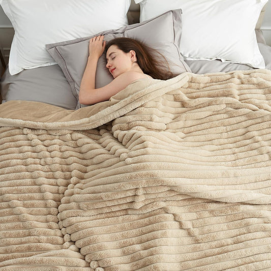 Amélie Home Soft Striped Faux Fur Throw Blanket for Couch, Beige, 55"x70"