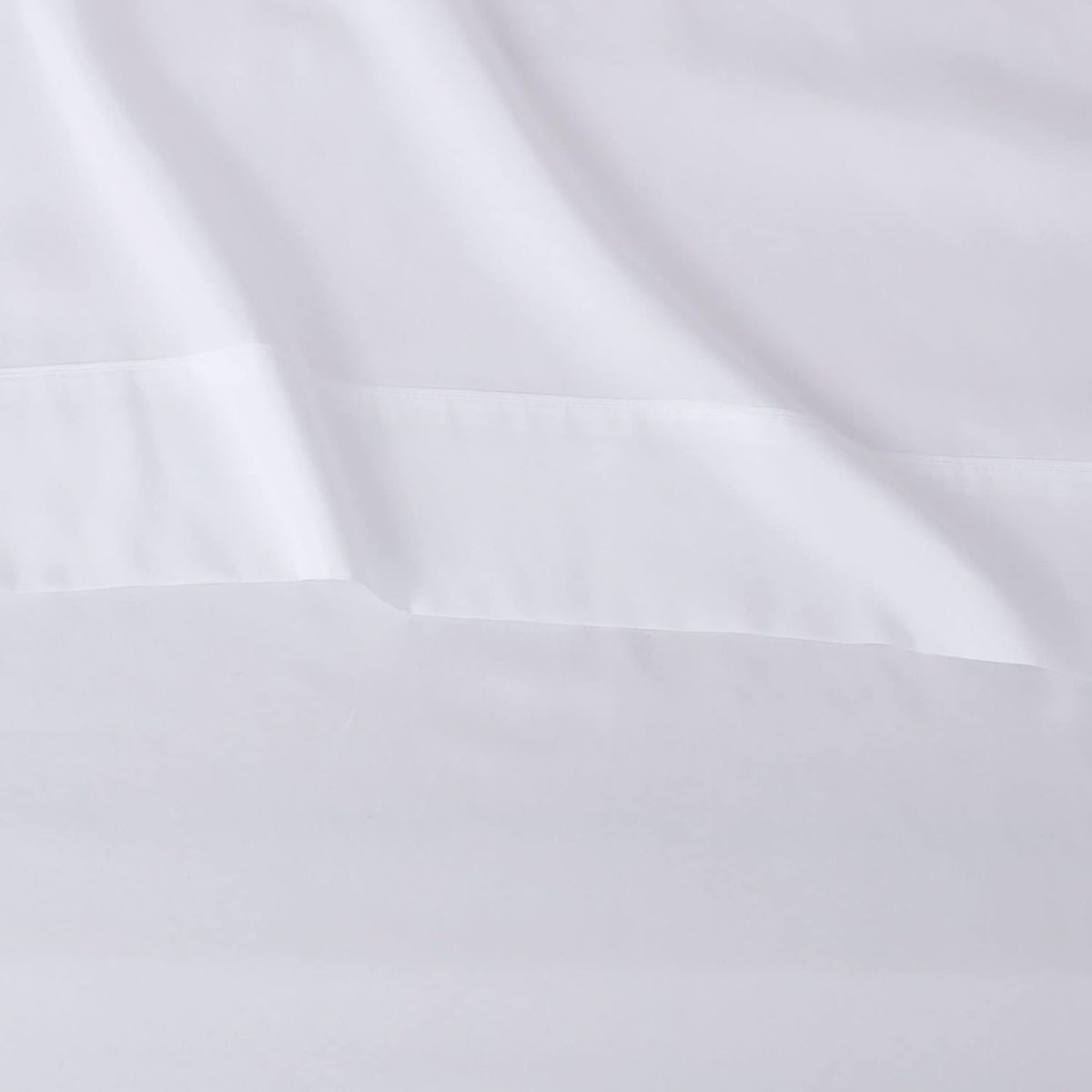 Amazon Basics Lightweight Breathable Wrinkle-Free Brushed Microfiber 3-Piece Bed Sheet Set with 14-Inch Deep Pockets, Twin, Bright White, Solid