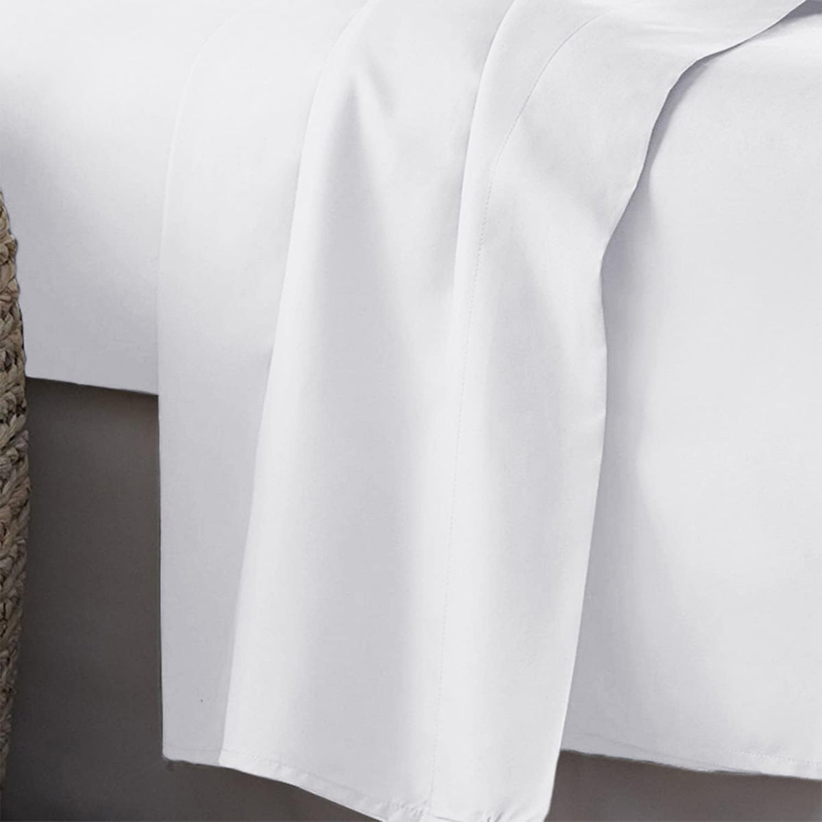 Luxury King Size Flat Sheet -100 Percent Egyptian Cotton, Beutifull White Plain Color,Soft Fabric, 600 Thread Count in Size 108 x 110 Inch, Heavy Thread Count King Bed Flat Sheet