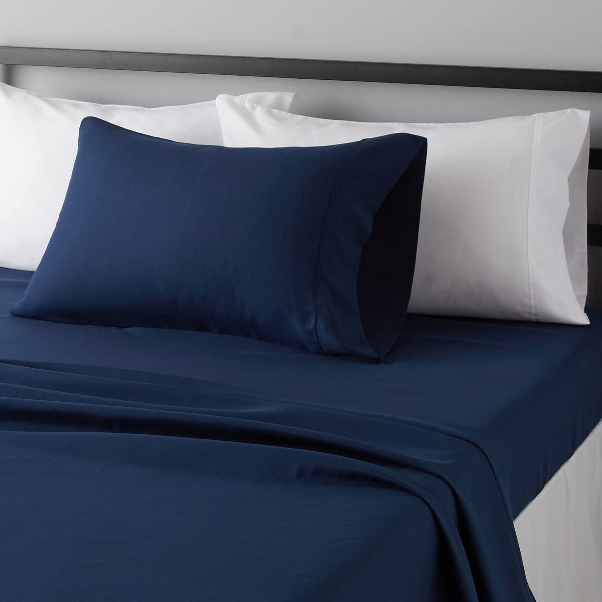 Amazon Basics Lightweight Breathable Wrinkle-Free Brushed Microfiber 3-Piece Bed Sheet Set with 14-Inch Deep Pockets, Twin, Bright White, Solid