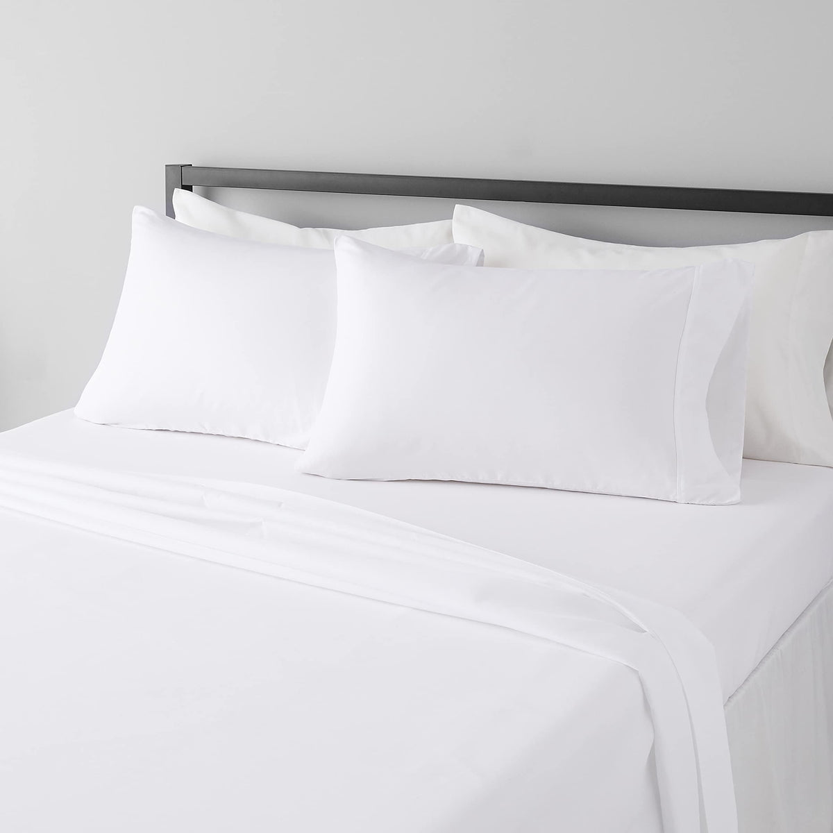 Amazon Basics Lightweight Breathable Wrinkle-Free Brushed Microfiber 3-Piece Bed Sheet Set with 14-Inch Deep Pockets, Twin, Bright White, Solid
