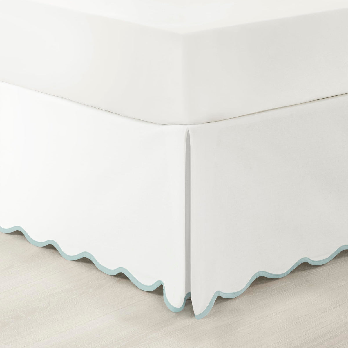Lush Decor Coastal Chic Scalloped Edge Linen-Textured Bed Skirt Single, Queen Blue & White - White Bed Skirt Queen Size - Coastal Decor - Wrap Around Bed Skirt