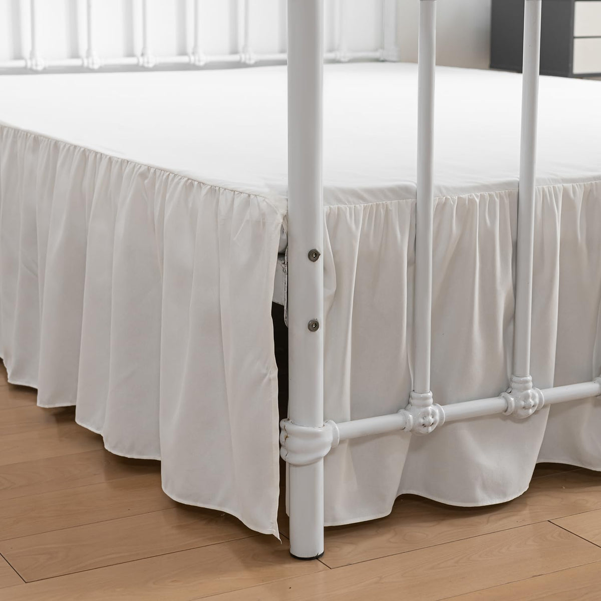 Bed Skirt Queen Size Ruffled Bed Skirt with Split Corners