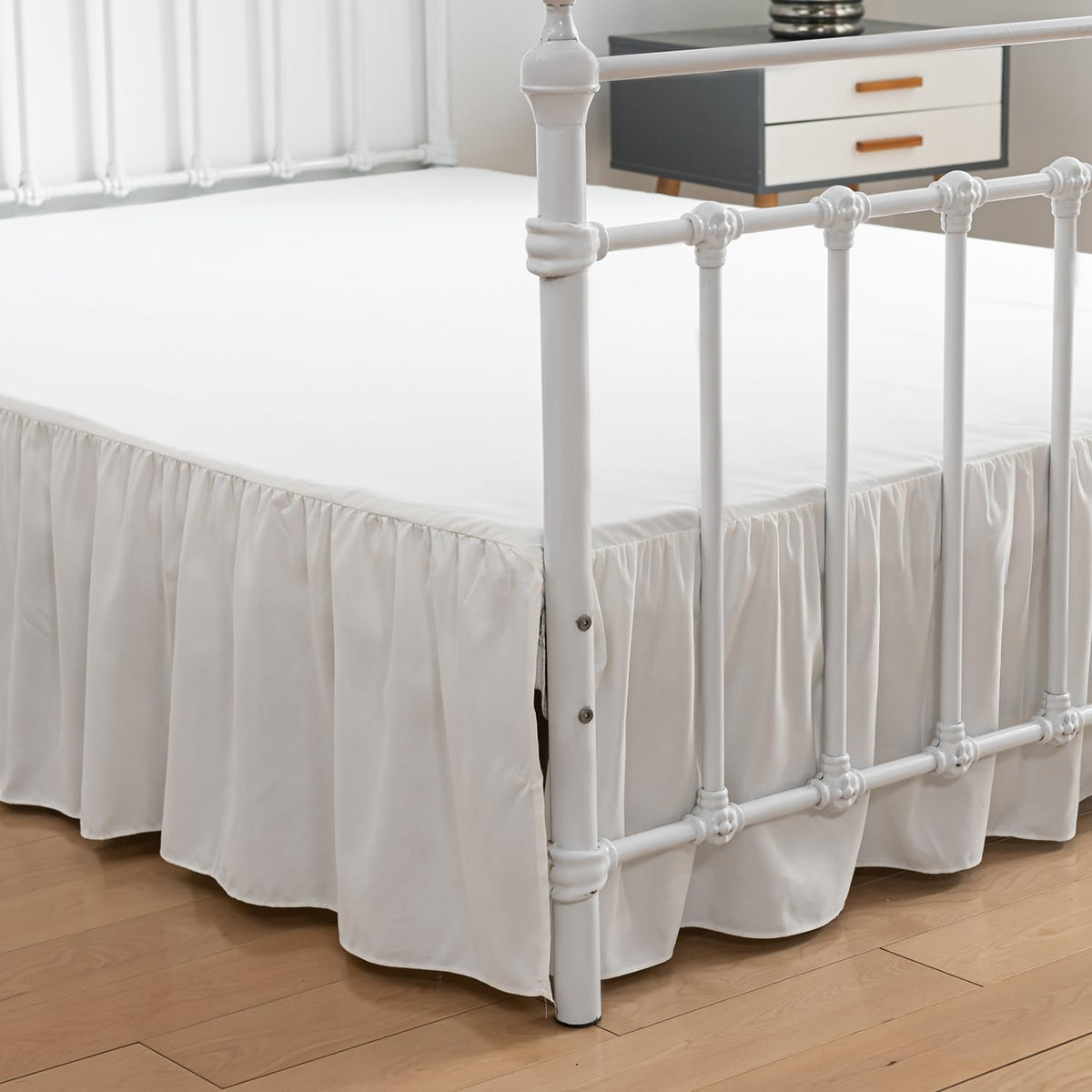Bed Skirt Queen Size Ruffled Bed Skirt with Split Corners