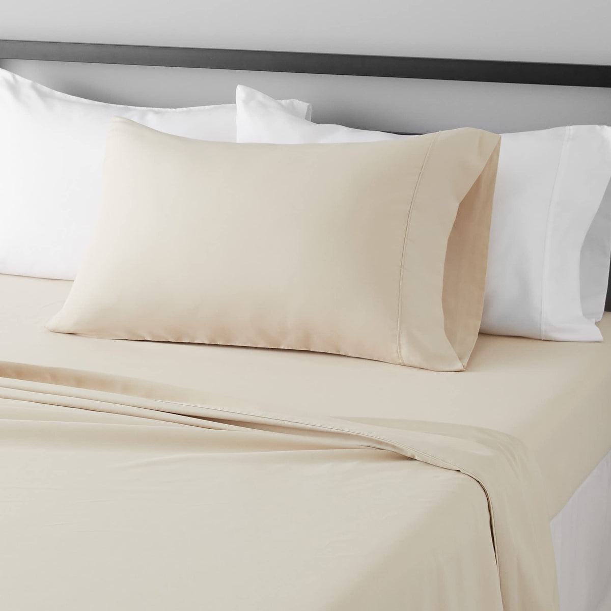 Amazon Basics Lightweight Breathable Wrinkle-Free Brushed Microfiber 3-Piece Bed Sheet Set with 14-Inch Deep Pockets, Twin, Bright White, Solid