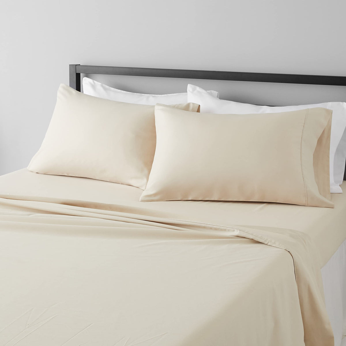 Amazon Basics Lightweight Breathable Wrinkle-Free Brushed Microfiber 3-Piece Bed Sheet Set with 14-Inch Deep Pockets, Twin, Bright White, Solid