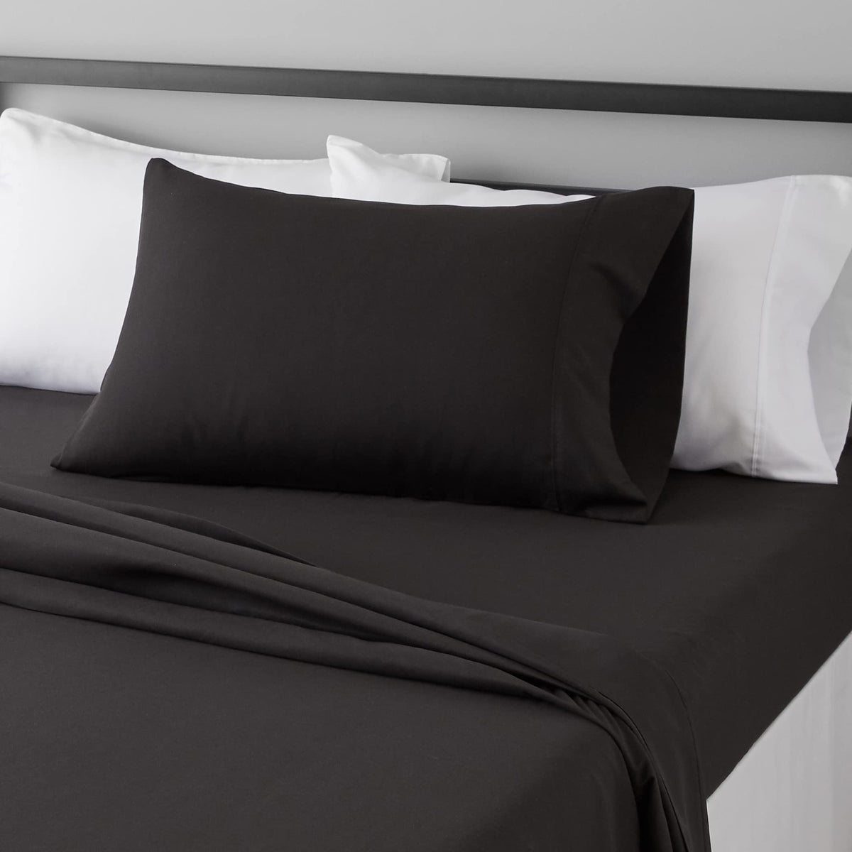 Amazon Basics Lightweight Breathable Wrinkle-Free Brushed Microfiber 3-Piece Bed Sheet Set with 14-Inch Deep Pockets, Twin, Bright White, Solid