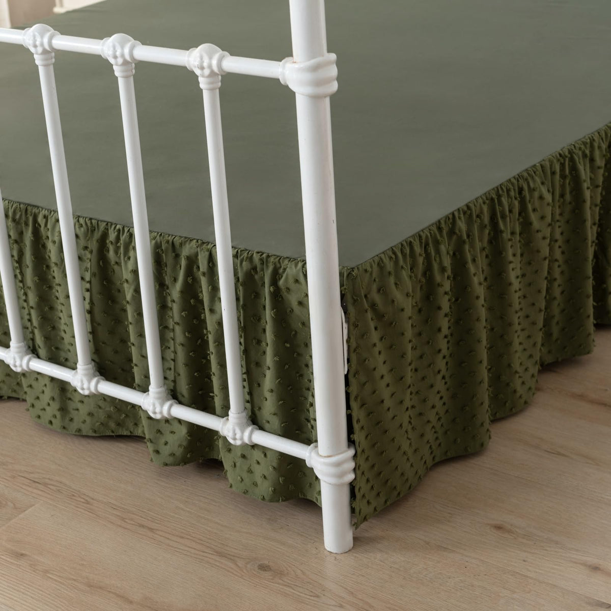 Tufted Dot Bed Skirt Queen Size - Ruffled Bed Skirt with Split Corners
