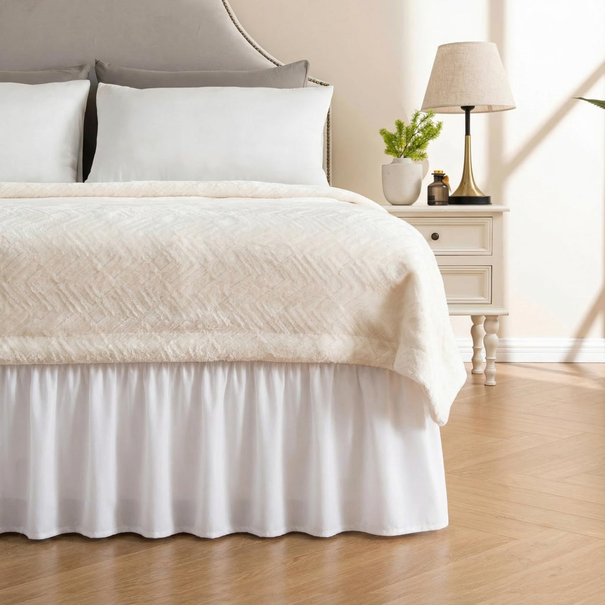 MIYE Wrap Around Ruffled Lace Bed Skirt, Elastic Dust Ruffle with Adjustable Belts, Easy to Put On, Bed Frame Cover, Machine Washable (Floral Lace/White, King/Queen-15 Drop)