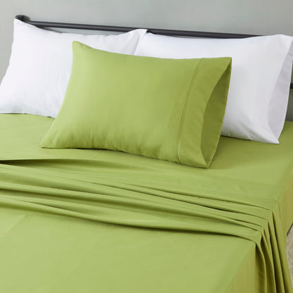 Amazon Basics Lightweight Breathable Wrinkle-Free Brushed Microfiber 3-Piece Bed Sheet Set with 14-Inch Deep Pockets, Twin, Bright White, Solid