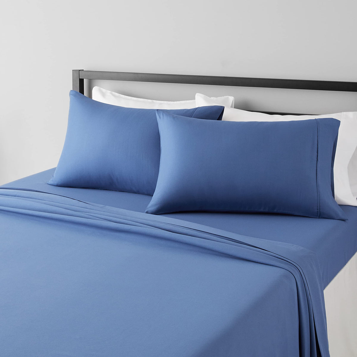 Amazon Basics Lightweight Breathable Wrinkle-Free Brushed Microfiber 3-Piece Bed Sheet Set with 14-Inch Deep Pockets, Twin, Bright White, Solid