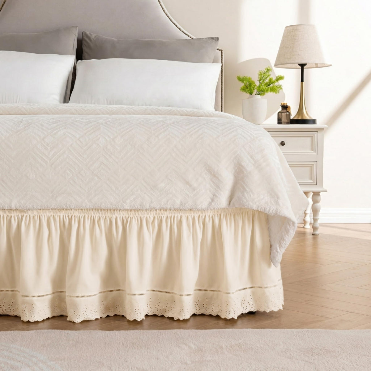 MIYE Wrap Around Ruffled Lace Bed Skirt, Elastic Dust Ruffle with Adjustable Belts, Easy to Put On, Bed Frame Cover, Machine Washable (Floral Lace/White, King/Queen-15 Drop)