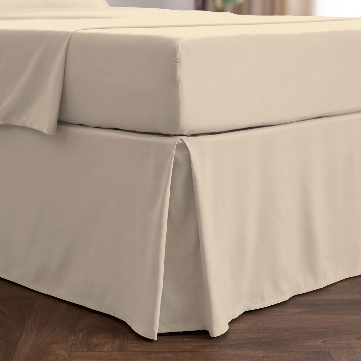 Mellanni Bed Skirt Queen Size - Tailored Drop Bed Skirting