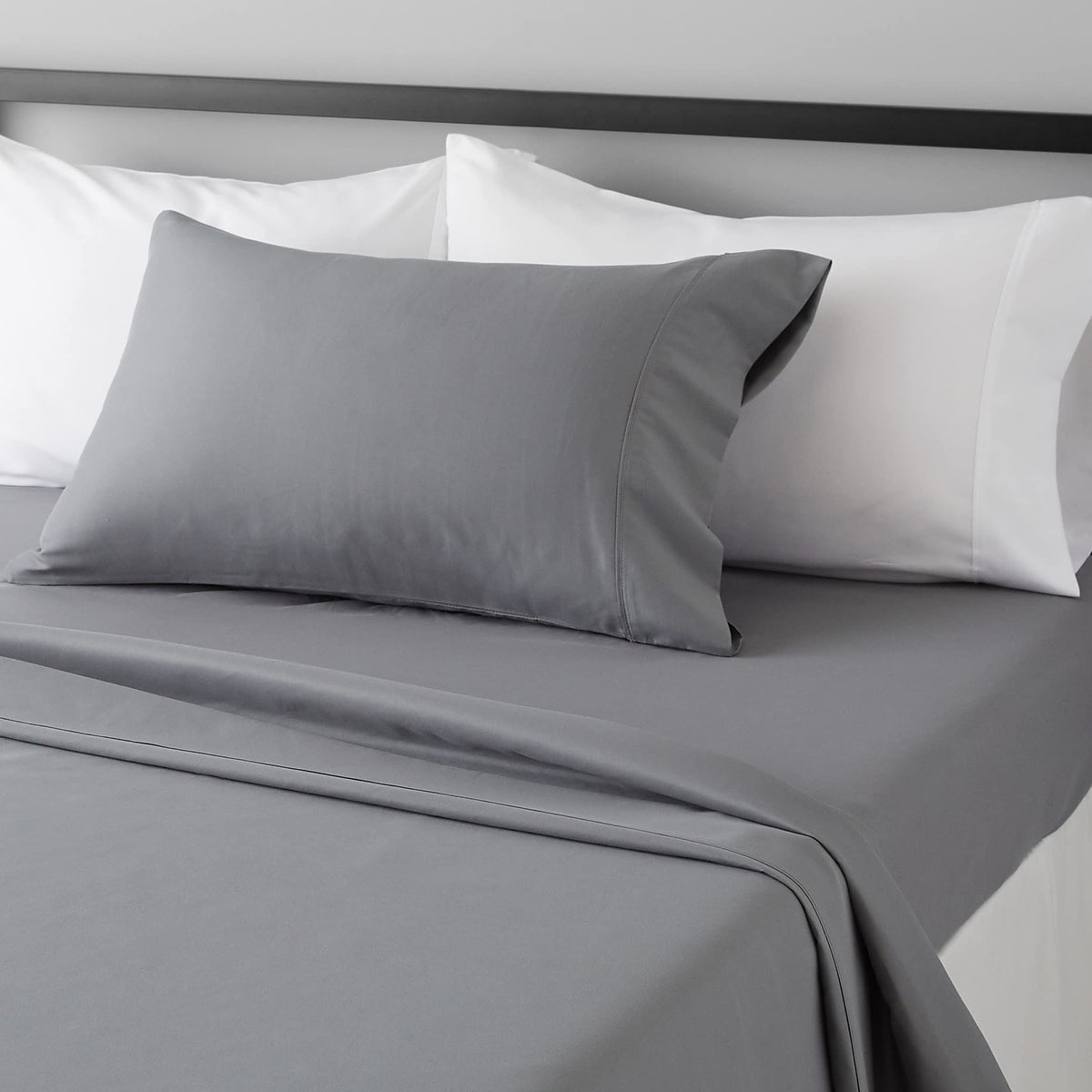 Amazon Basics Lightweight Breathable Wrinkle-Free Brushed Microfiber 3-Piece Bed Sheet Set with 14-Inch Deep Pockets, Twin, Bright White, Solid