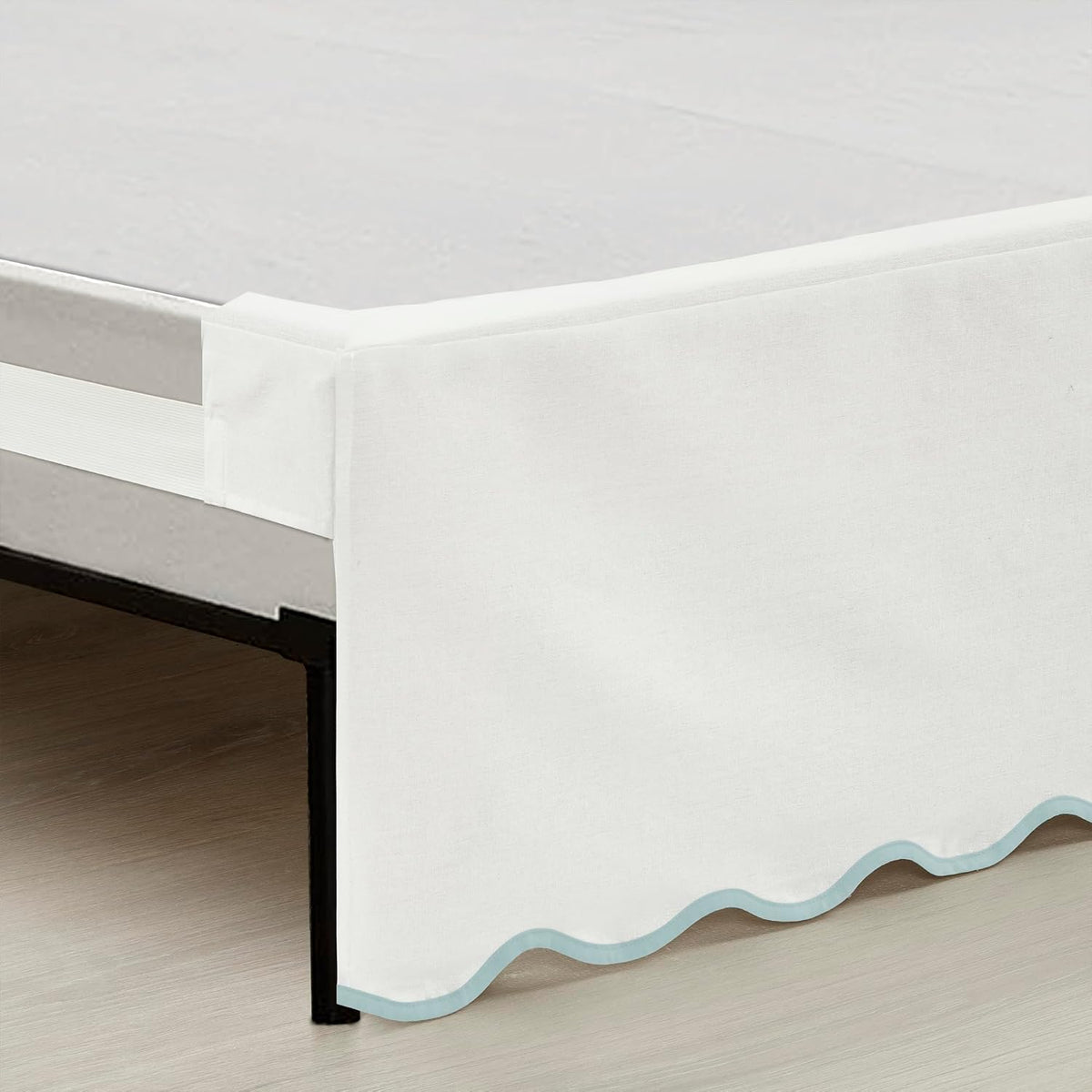 Lush Decor Coastal Chic Scalloped Edge Linen-Textured Bed Skirt Single, Queen Blue & White - White Bed Skirt Queen Size - Coastal Decor - Wrap Around Bed Skirt