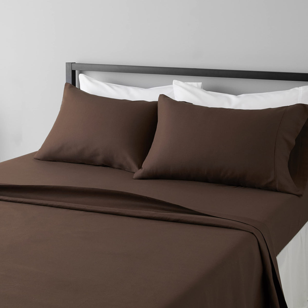 Amazon Basics Lightweight Breathable Wrinkle-Free Brushed Microfiber 3-Piece Bed Sheet Set with 14-Inch Deep Pockets, Twin, Bright White, Solid