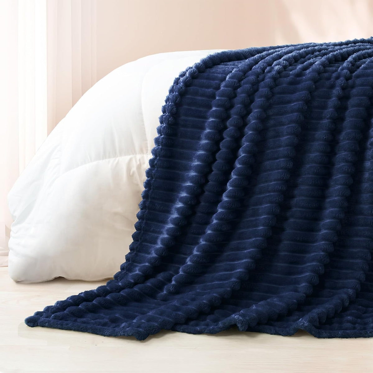Exclusivo Mezcla Striped Fleece Throw Blanket for Couch, Sofa, Navy Blue