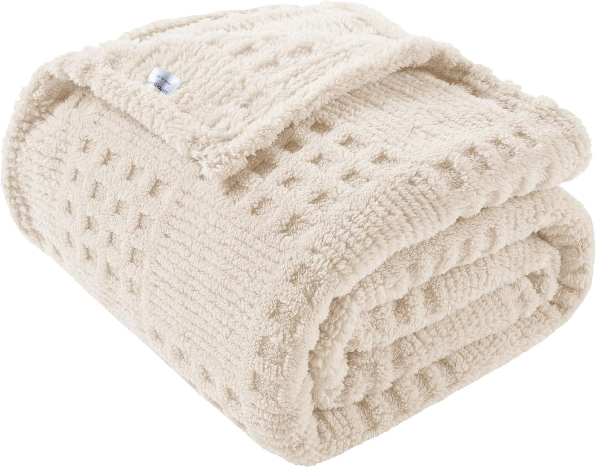 Rust Throw Blanket - Soft & Fluffy Fleece, Cute & Aesthetic, Perfect for Sofa, Couch, Chair, Bed, Living Room & Bedroom, All-Season Use, Plush & Cozy Decorative Blanket