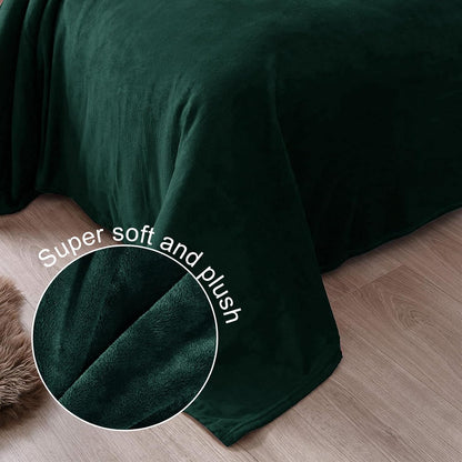 Exclusivo Mezcla Soft Large Fleece Throw Blanket for Couch, Forest Green