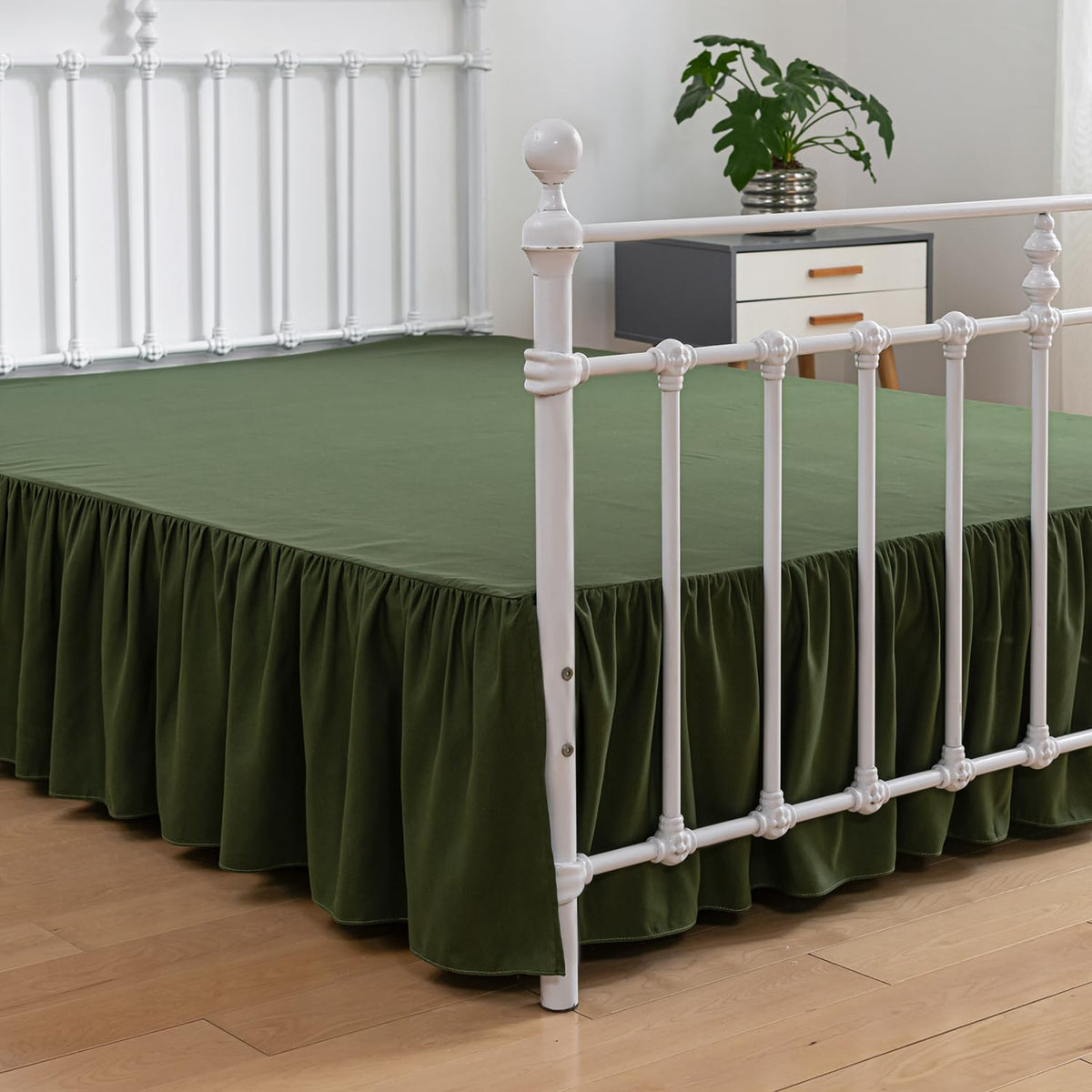 Bed Skirt Queen Size Ruffled Bed Skirt with Split Corners