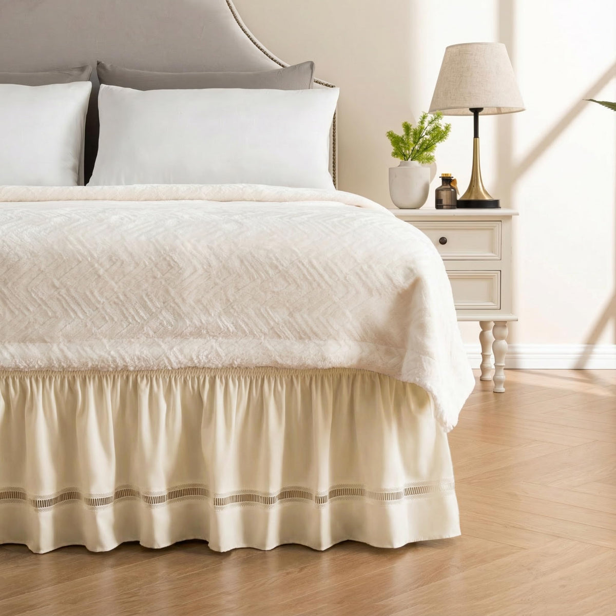 MIYE Wrap Around Ruffled Lace Bed Skirt, Elastic Dust Ruffle with Adjustable Belts, Easy to Put On, Bed Frame Cover, Machine Washable (Floral Lace/White, King/Queen-15 Drop)
