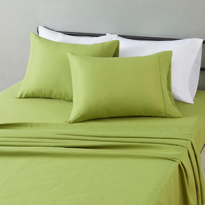 Amazon Basics Lightweight Breathable Wrinkle-Free Brushed Microfiber 3-Piece Bed Sheet Set with 14-Inch Deep Pockets, Twin, Bright White, Solid