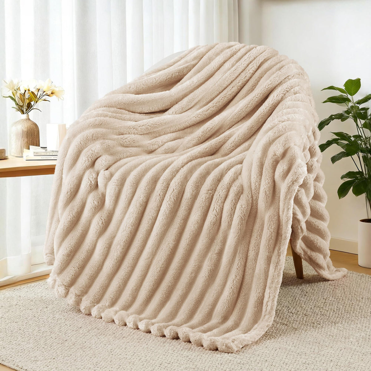 Exclusivo Mezcla Striped Fleece Throw Blanket for Couch, Sofa, Navy Blue