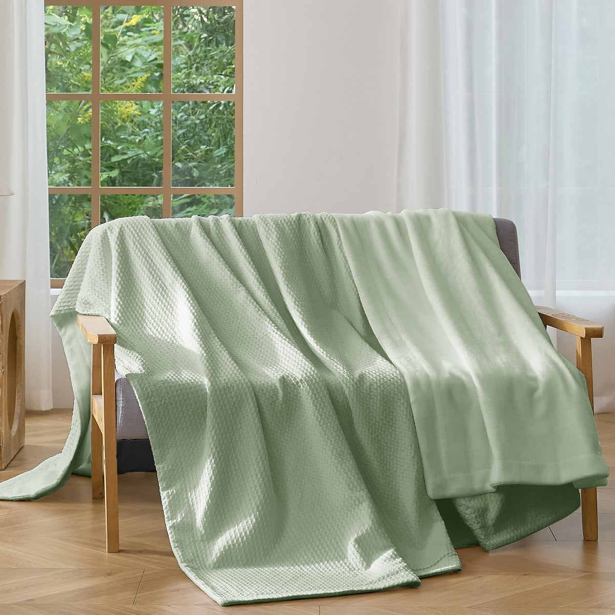 CHUFFED Cotton Waffle Blanket Queen Size-Plush Milk Velvet & Reversible Waffle Weave,Anti-Static 500Gsm Design，Thick Cozy Soft Winter Blanket for Bed, Couch, Sofa - White, 90x90 Inches