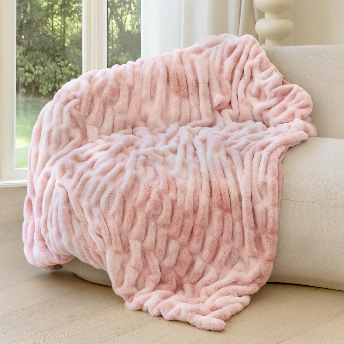 Ultra Soft Cozy Faux Fur Throw Blanket, Fuzzy Plush Thick Bubble Blanket, Luxury Fluffy Blanket for Couch, Sofa, Bedroom, and Living Room, 50x60 Inches, Cream White