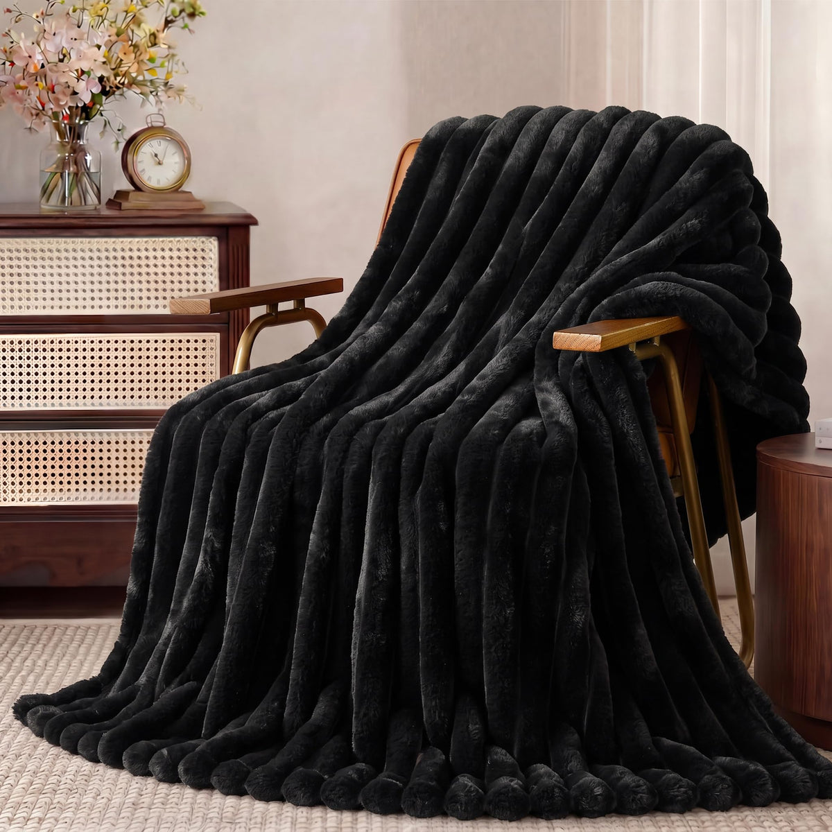 Amélie Home Soft Striped Faux Fur Throw Blanket for Couch, Beige, 55"x70"