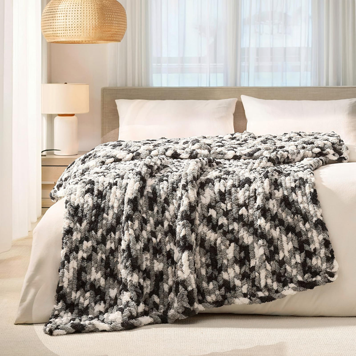 L'AGRATY Chunky Knit Throw Blanket for Couch, 50'' x 60'' Knit Throw, Ivory