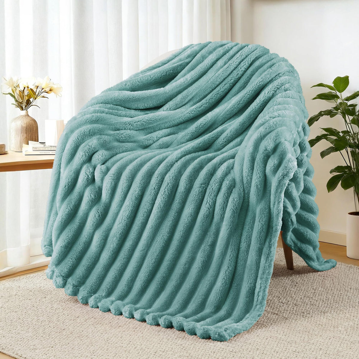 Exclusivo Mezcla Striped Fleece Throw Blanket for Couch, Sofa, Navy Blue
