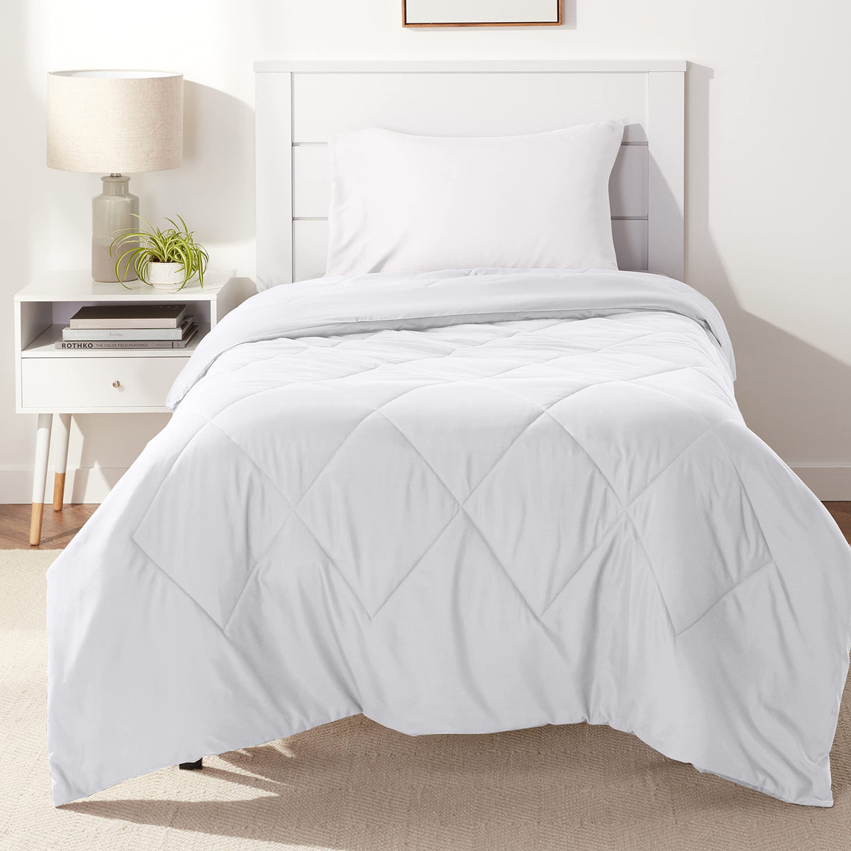 Amazon Basics Reversible Lightweight Microfiber All Season Comforter Blanket, Twin/Twin XL, Burgundy/Grey