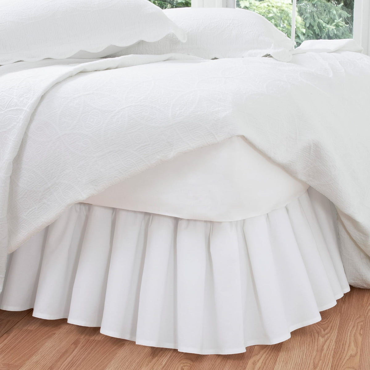 FRESH IDEAS Ideas Bedding Ruffled Bed Skirt, Classic 14” Drop Length, Gathered Styling, Full, White FRE30114WHIT02