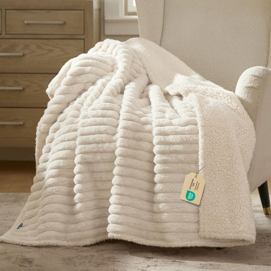 Bedsure ComfyFleece® Waterproof Dog Blankets for Large Dogs,50x60 Cream