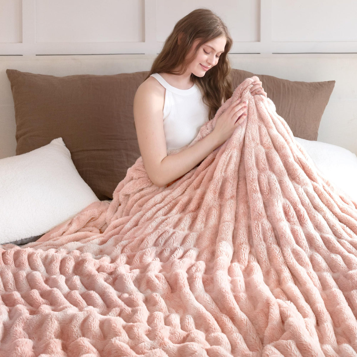 Ultra Soft Cozy Faux Fur Throw Blanket, Fuzzy Plush Thick Bubble Blanket, Luxury Fluffy Blanket for Couch, Sofa, Bedroom, and Living Room, 50x60 Inches, Cream White