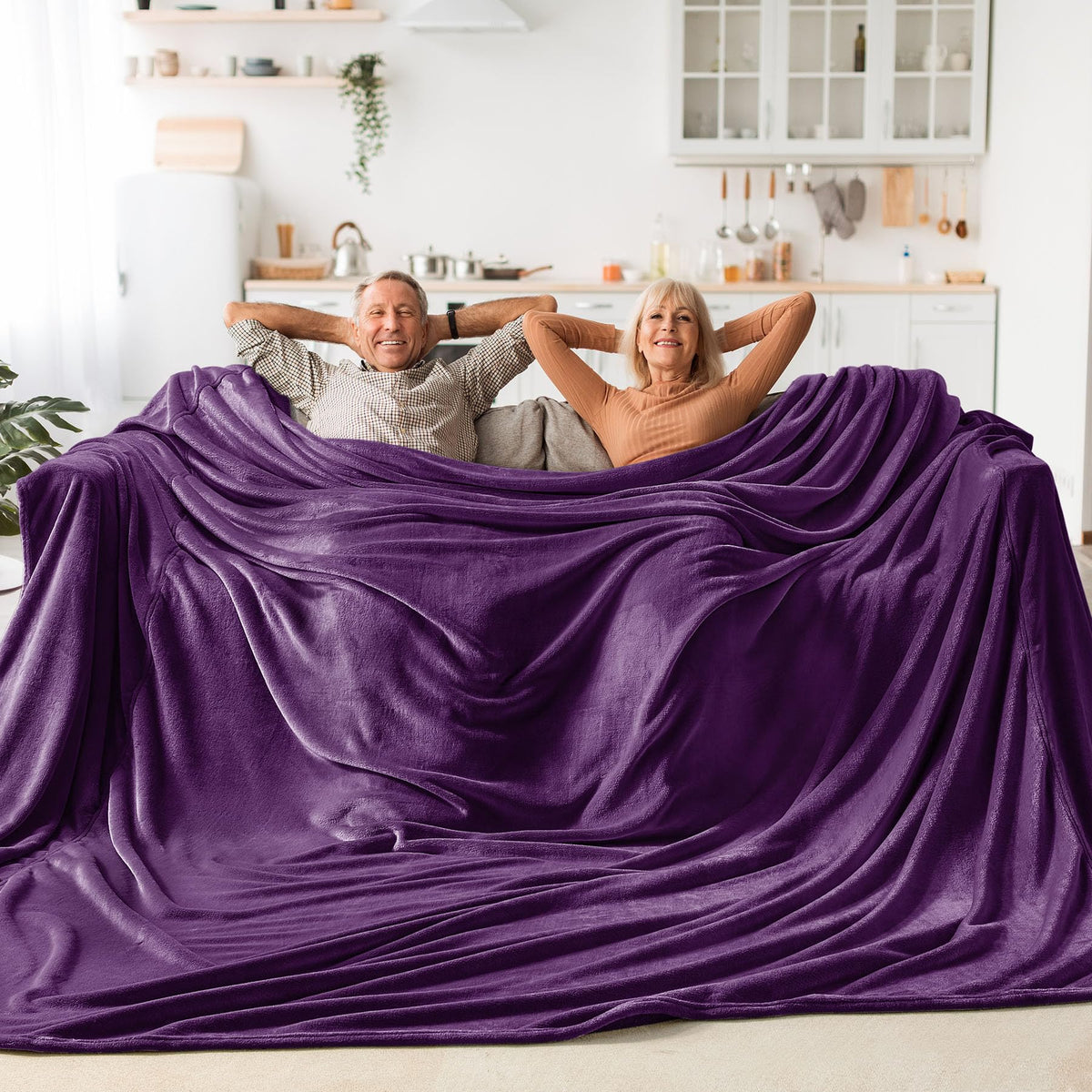 BEDELITE Fleece Blanket Soft Plush Throw for Couch Black 50"x60"