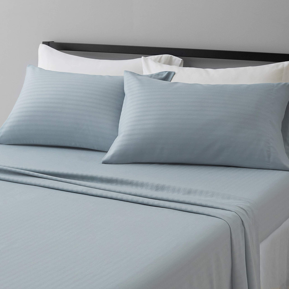 Amazon Basics Lightweight Breathable Wrinkle-Free Brushed Microfiber 3-Piece Bed Sheet Set with 14-Inch Deep Pockets, Twin, Bright White, Solid