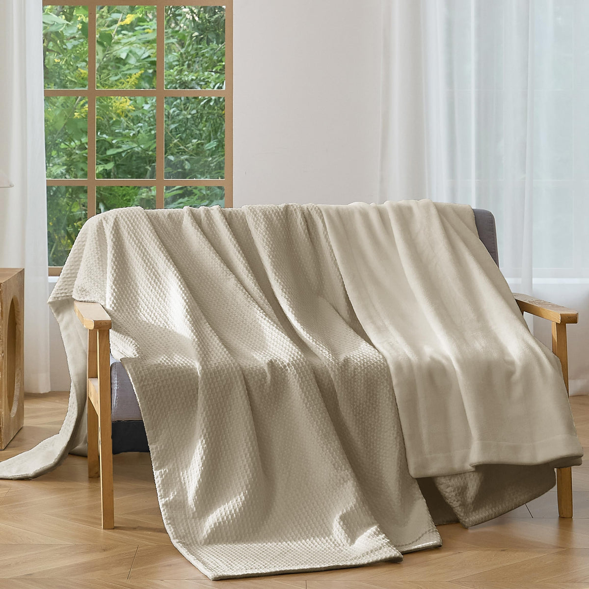 CHUFFED Cotton Waffle Blanket Queen Size-Plush Milk Velvet & Reversible Waffle Weave,Anti-Static 500Gsm Design，Thick Cozy Soft Winter Blanket for Bed, Couch, Sofa - White, 90x90 Inches