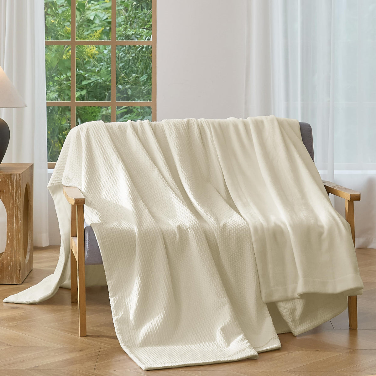 CHUFFED Cotton Waffle Blanket Queen Size-Plush Milk Velvet & Reversible Waffle Weave,Anti-Static 500Gsm Design，Thick Cozy Soft Winter Blanket for Bed, Couch, Sofa - White, 90x90 Inches