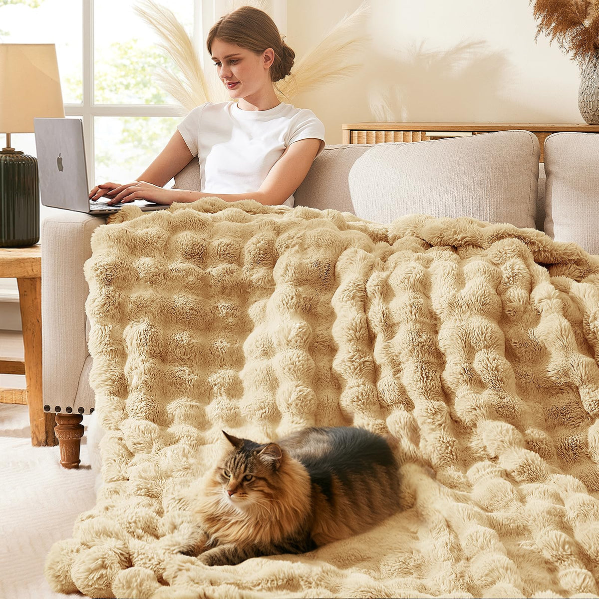 L'AGRATY Faux Rabbit Fur Throw Blanket for Couch, 50'' x 60'', Cocoa Brown