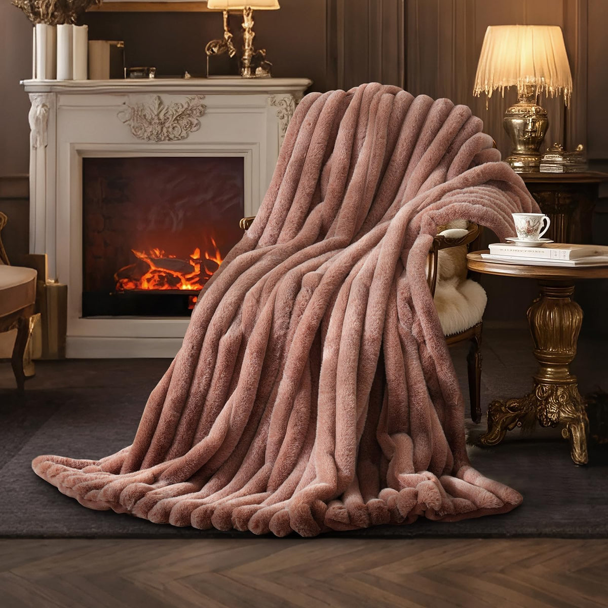 Amélie Home Soft Striped Faux Fur Throw Blanket for Couch, Beige, 55"x70"