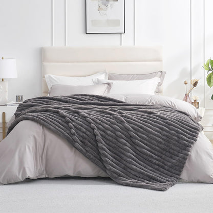 Amélie Home Soft Striped Faux Fur Throw Blanket for Couch, Beige, 55"x70"