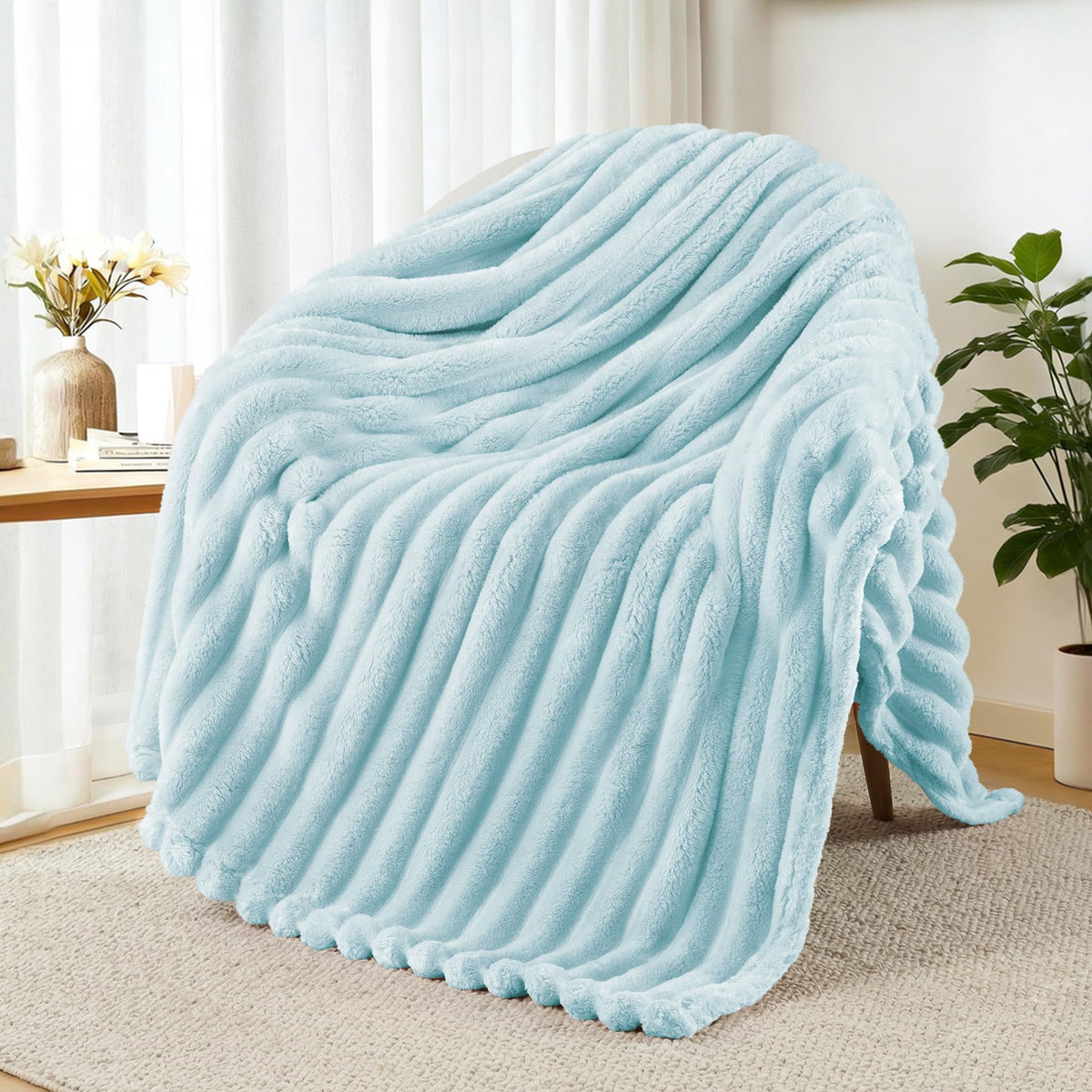 Exclusivo Mezcla Striped Fleece Throw Blanket for Couch, Sofa, Navy Blue