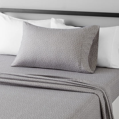 Amazon Basics Lightweight Breathable Wrinkle-Free Brushed Microfiber 3-Piece Bed Sheet Set with 14-Inch Deep Pockets, Twin, Bright White, Solid