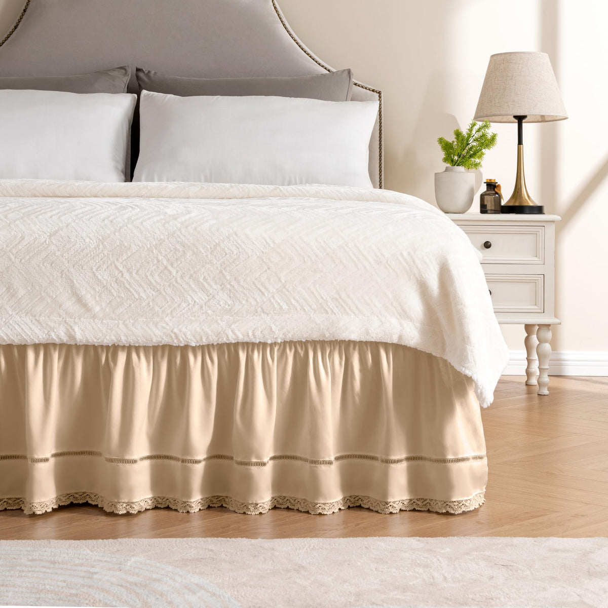 MIYE Wrap Around Ruffled Lace Bed Skirt, Elastic Dust Ruffle with Adjustable Belts, Easy to Put On, Bed Frame Cover, Machine Washable (Floral Lace/White, King/Queen-15 Drop)