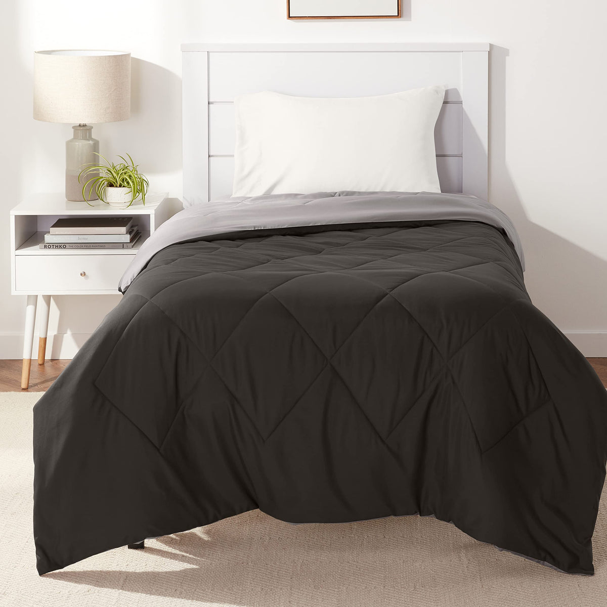 Amazon Basics Reversible Lightweight Microfiber All Season Comforter Blanket, Twin/Twin XL, Burgundy/Grey