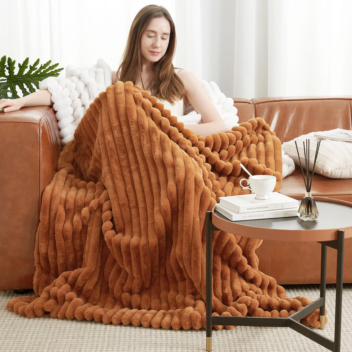 Amélie Home Soft Striped Faux Fur Throw Blanket for Couch, Beige, 55"x70"