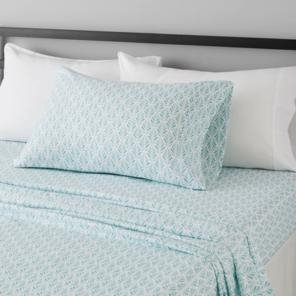 Amazon Basics Lightweight Breathable Wrinkle-Free Brushed Microfiber 3-Piece Bed Sheet Set with 14-Inch Deep Pockets, Twin, Bright White, Solid