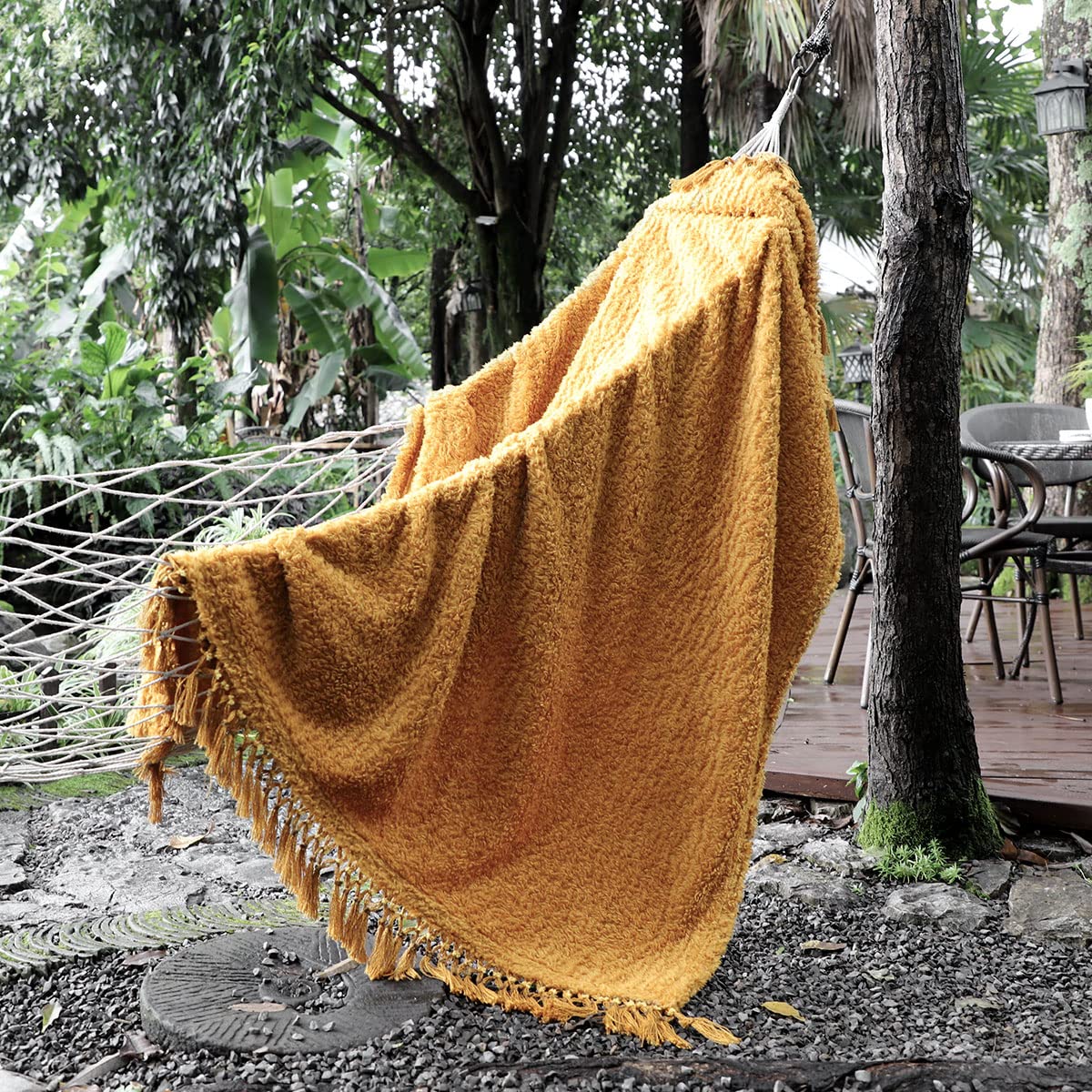 Ultra Soft Fleece Sherpa Blanket King Size,Lightweight Cozy Boho Bed Blanket with Decorative Tassel, Pattern Reversible, 2 Tones Ombre Light Brown,104”x90”